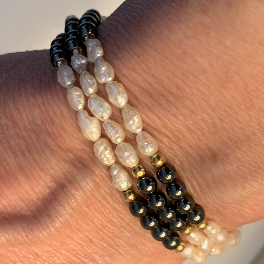 Like New! Pearl & 14 KT Clasp Bracelet!